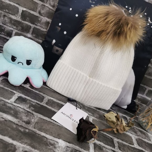 Moncler Wool White Hat - Picture 3 of 7